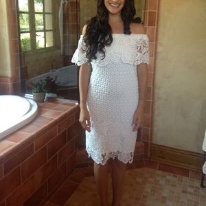 Gianni Bini off shoulder lace dress